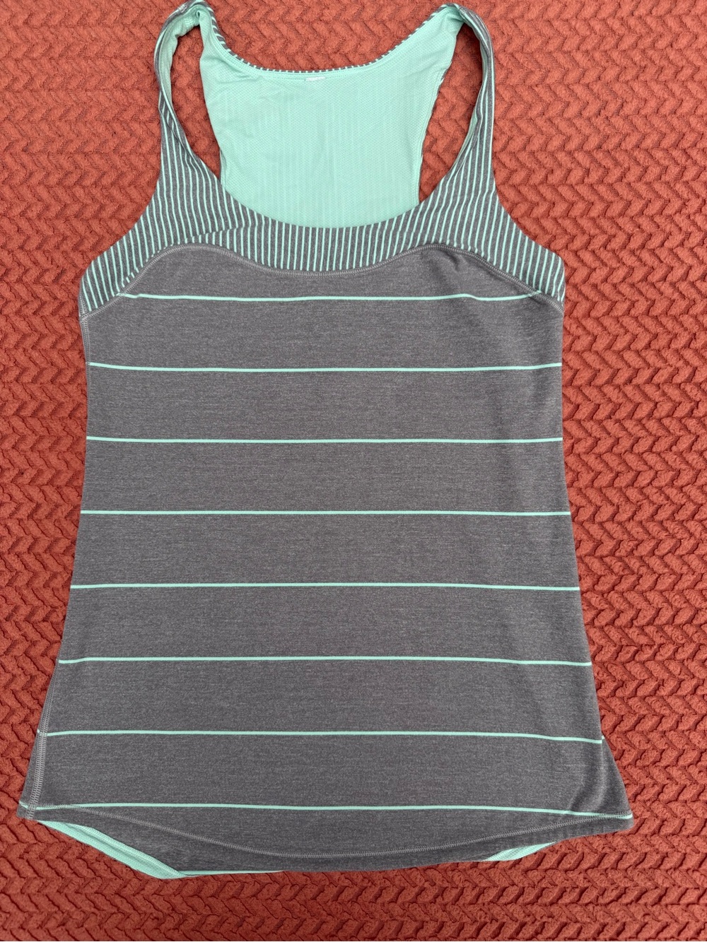 Lululemon lot of 5 tank tops size 6 excellent condition most not worn